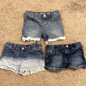 Girls Jean shorts, size 5t
